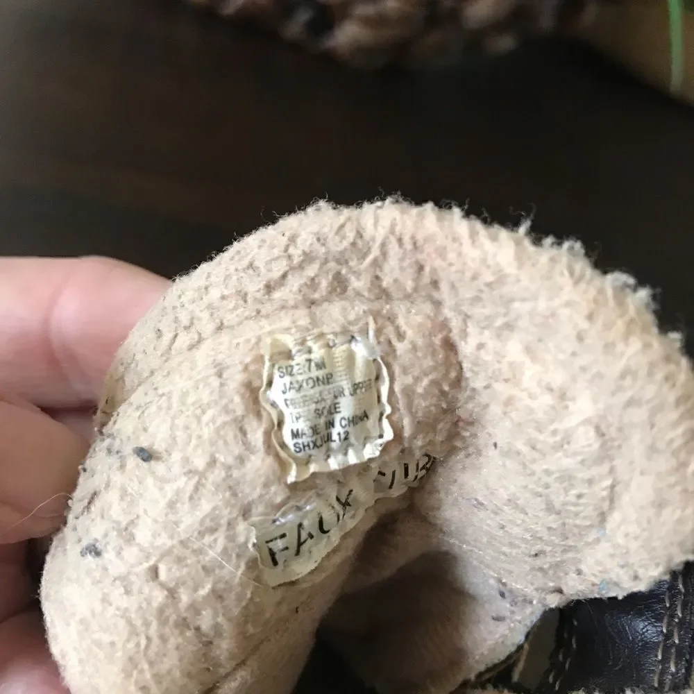 𝅺BOYS Carter fall winter boots 7M